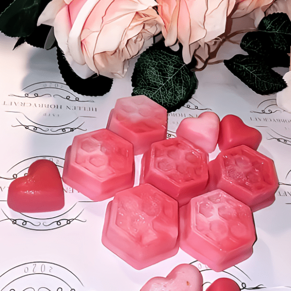 Hearts and Honeycomb Soy Wax Melts. Heart wax melts. Valentine's day gift box. Highly scented soy wax melts. Handmade gift set.