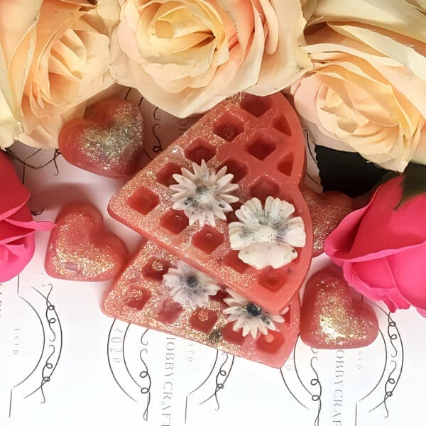 Set of hearts wax melts. Highly scented shiny wax melt. Small cute gift box. Long lasting home freshener. Homemade gift set.