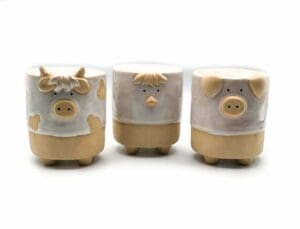 Farmyard design wax melt/oil burner. Cow shaped wax warmer. Piggy oil burner. Hen wax melt warmer. Ceramic burner for melt.