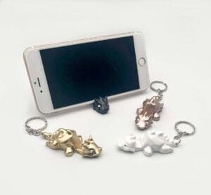 Dragon Keychain and Phone Holder. 3D printed drako keychain. Handmade phone holder. Resin printed accessories. Cute keychain and phone holder.