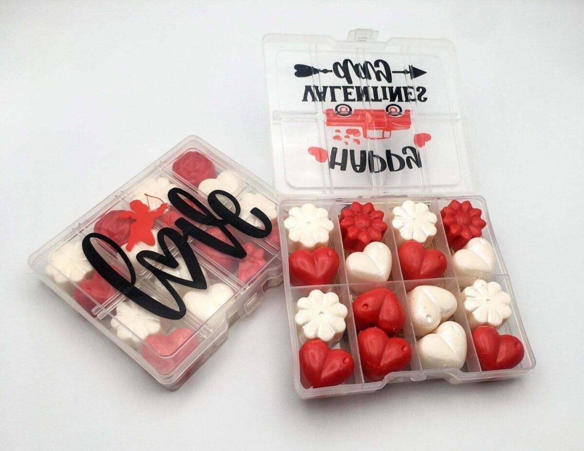 Valentine's Day heart and flowers shaped wax melts Gift box. Every single buy will also contain a random freebie. One box contains 16 small heart melts.