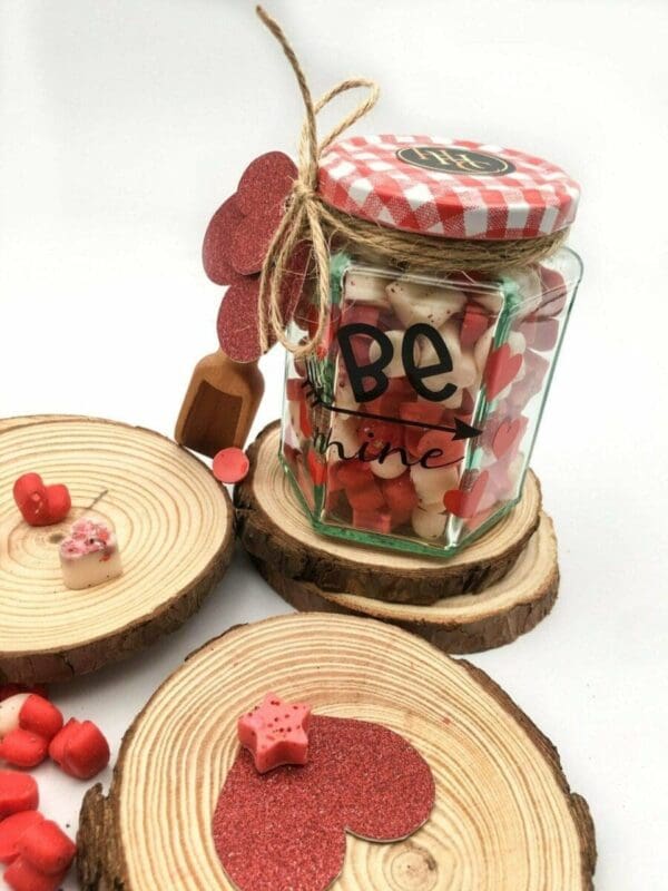 Highly scented wax melts Jar. Hearts Decorated. Natural soy wax. Valentine's Day decorated jar. Valentine fragrance melt