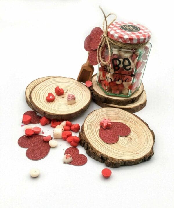 Highly scented wax melts Jar. Hearts Decorated. Natural soy wax. Valentine's Day decorated jar. Valentine fragrance melt