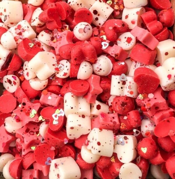 Highly scented wax melts Jar. Hearts Decorated. Natural soy wax. Valentine's Day decorated jar. Valentine fragrance melt